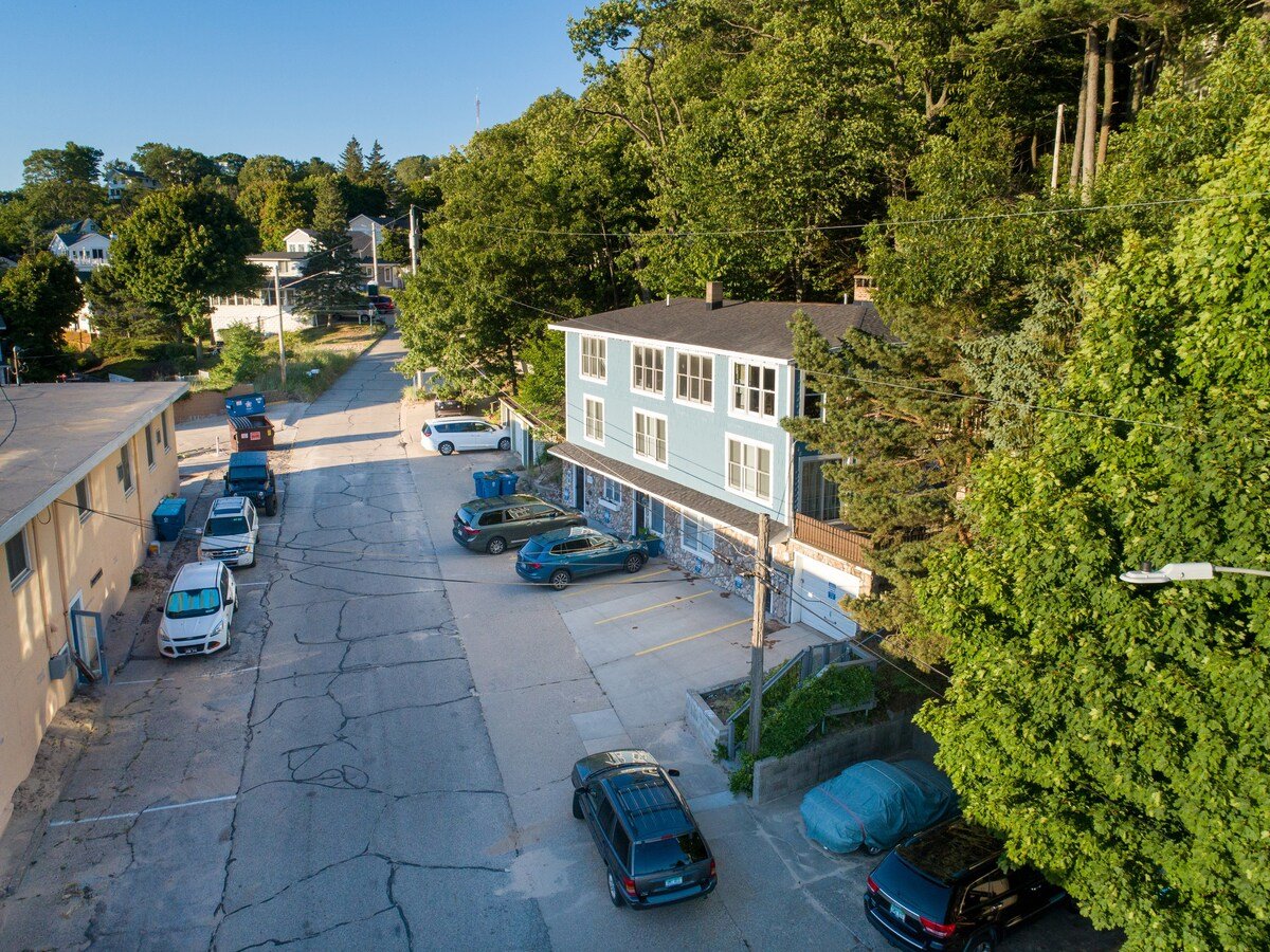 Exterior view of Beachwood Landing