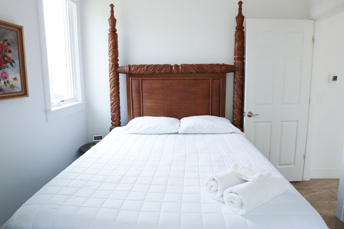 Bedroom 1 with Queen Bed