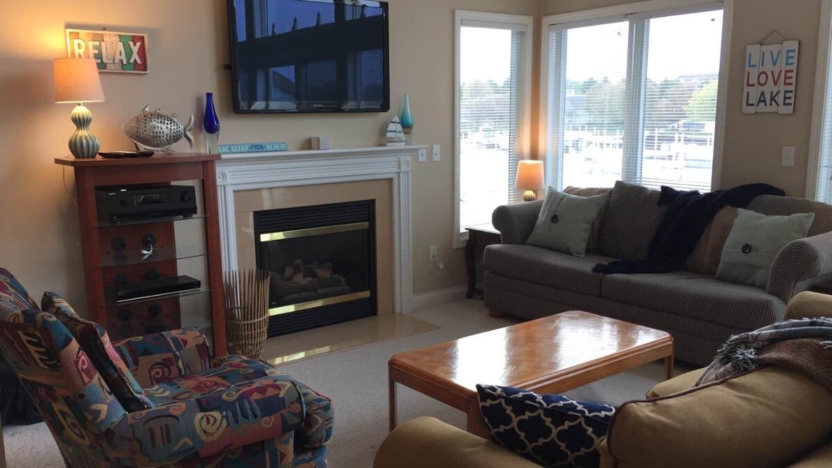 Please note that the fire place is purely decorative.
