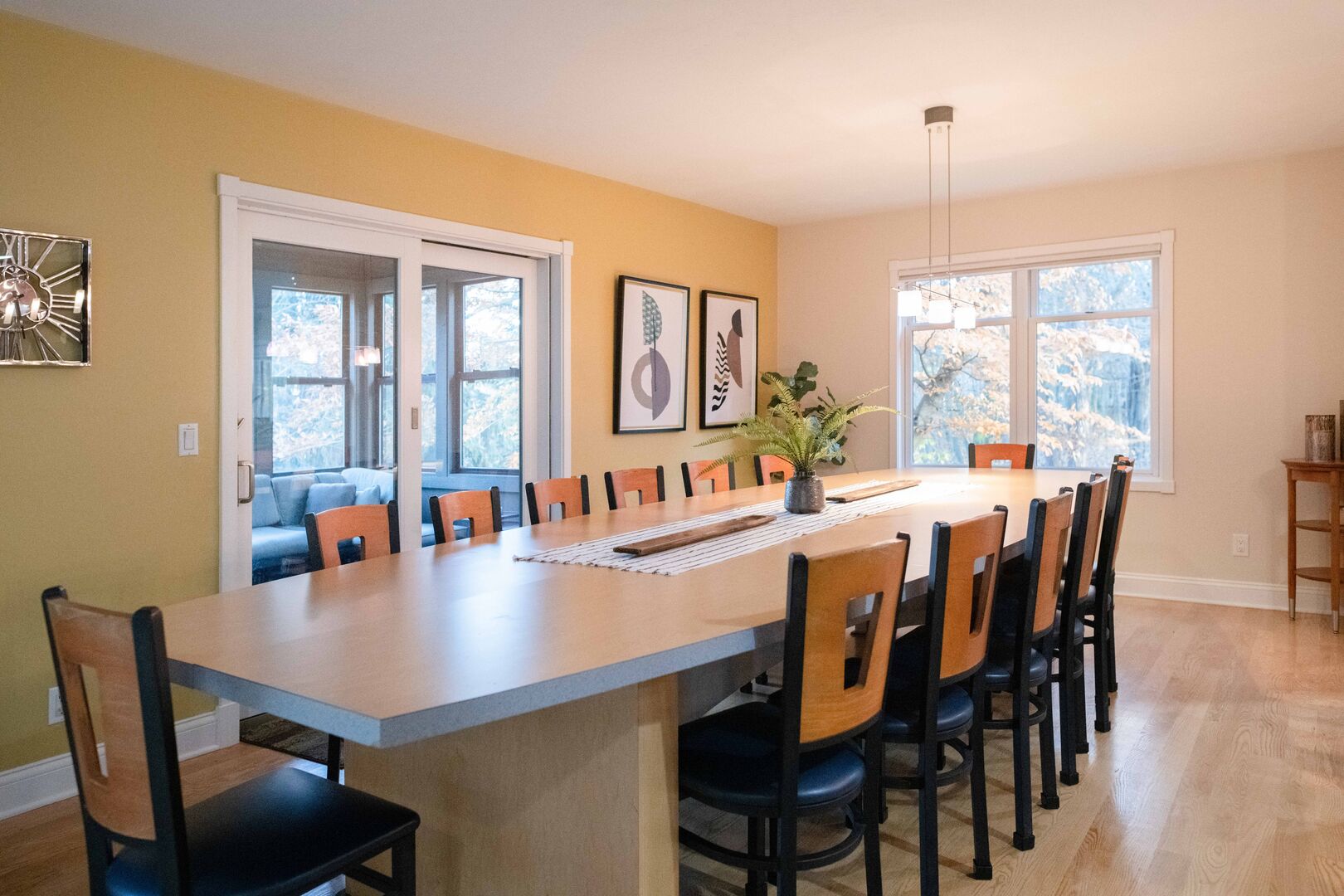 Dinning Area with Seating for 14