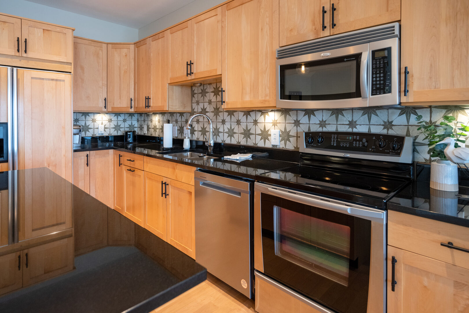 Fully Stocked Kitchen