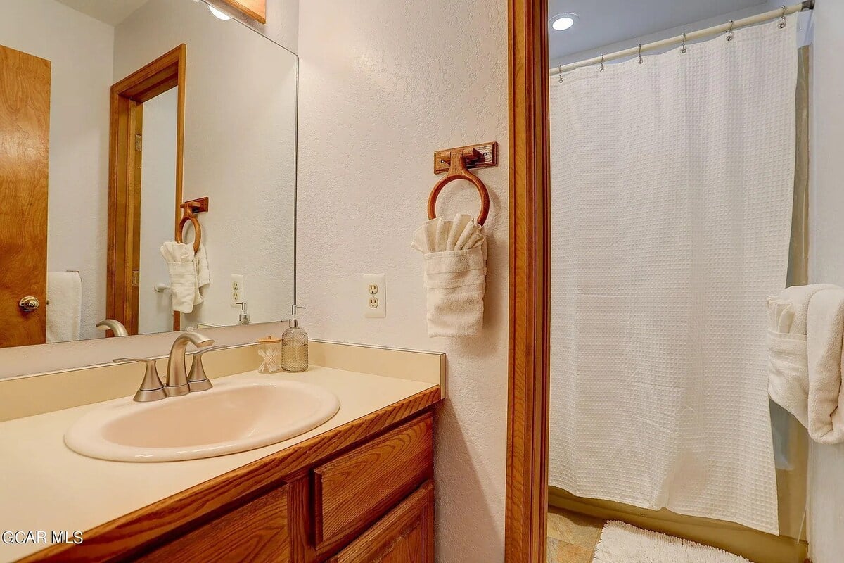 SWP Sun River 8 second bathroom