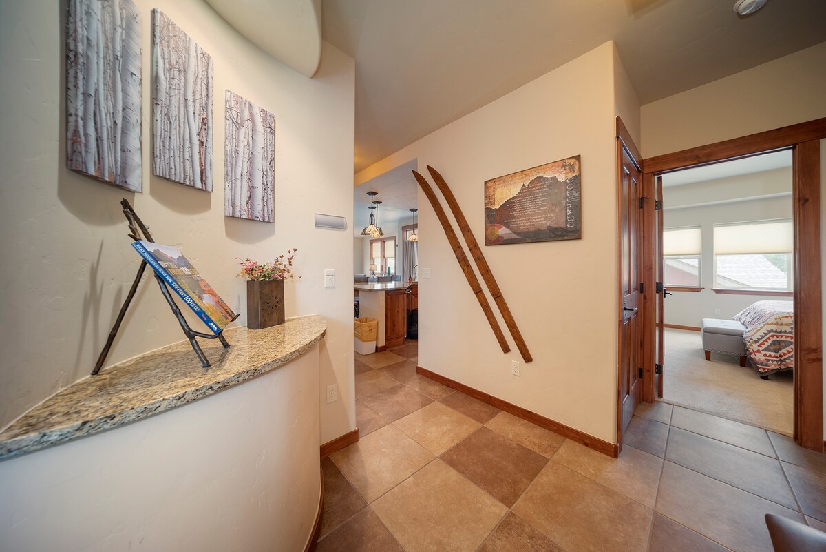 SWP Cozens Point I 201 main entrance of unit