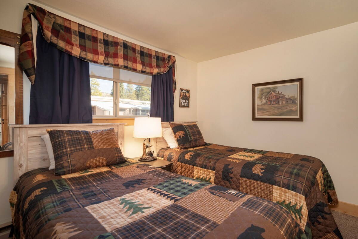 SWP Beaver Village 414 second bedroom
