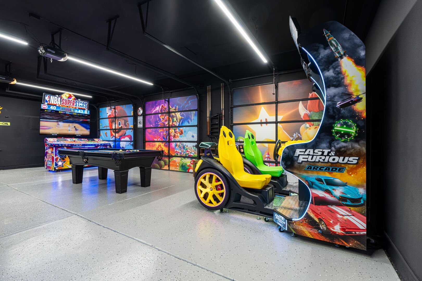 Ultimate Gameroom experience. Featuring 

-Halo 2 player Shooter game
-Jurassic Park 2 player shooter
NBA Superstars 4 players
-Fast and Furious 2 player Racing
-Pool Table
-Ping Pong
-and Numerous board games