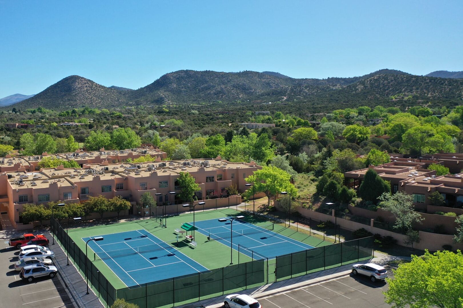 Tennis / Pickleball Courts