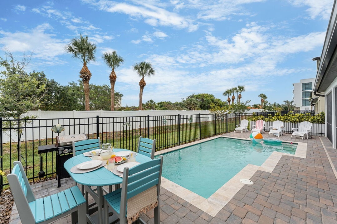 Perfect for outdoor dining by the pool