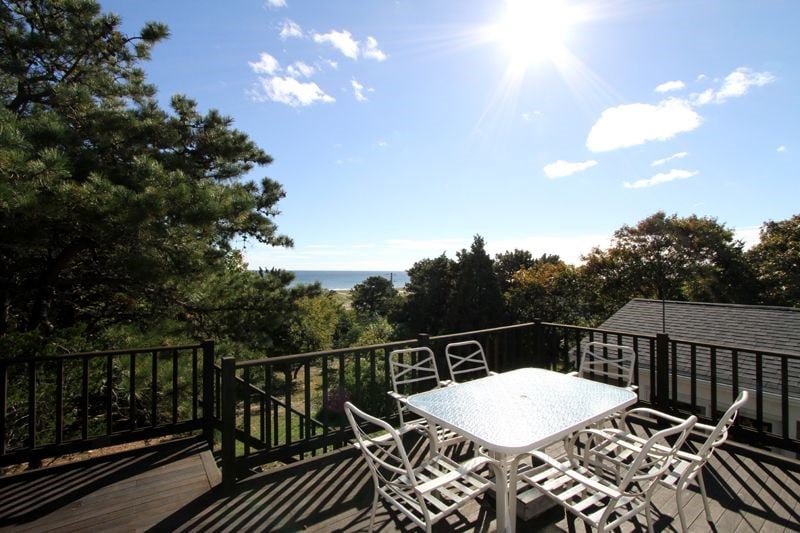 Dine out on the deck looking out to the ocean