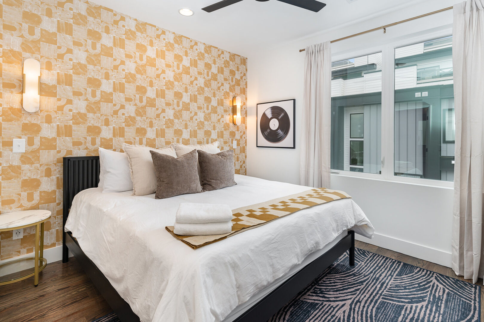 2nd Unit (3rd Floor): 2nd Bedroom featuring a King bed, Smart TV, large walk-in closet, and en-suite bathroom.