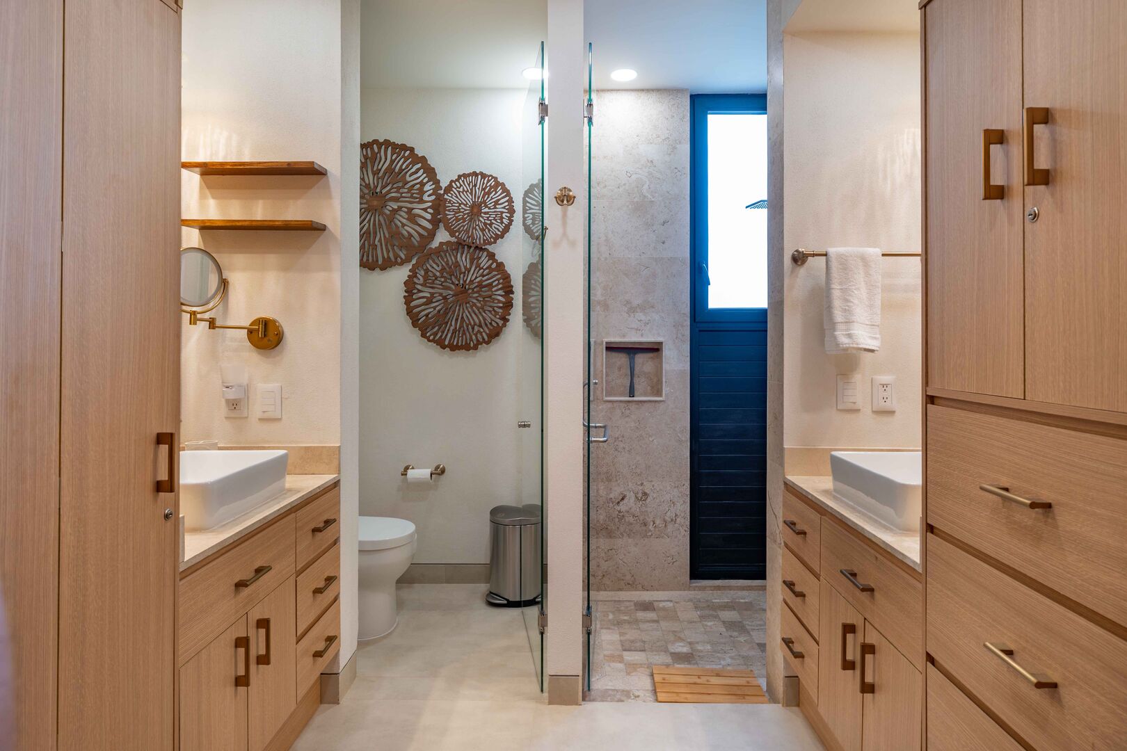 Primary Suite Bathroom / Ensuite to Primary Bedroom